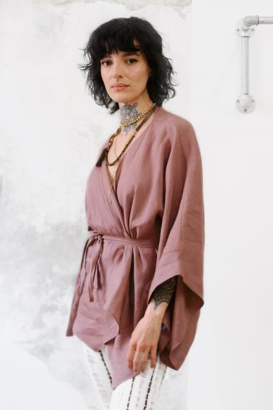 KIMONO LNIANE KRÓTKIE: PUDROWY RÓŻ 